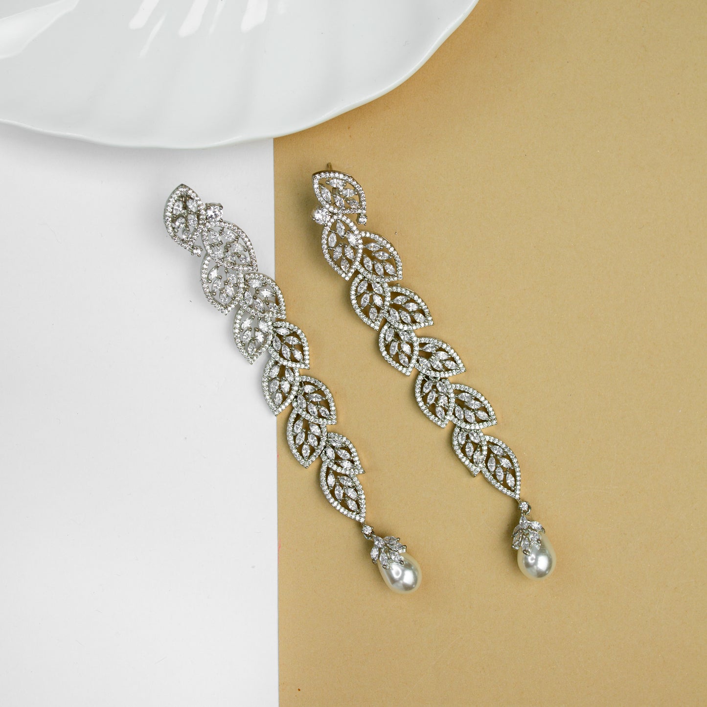 White diamond pearl earring