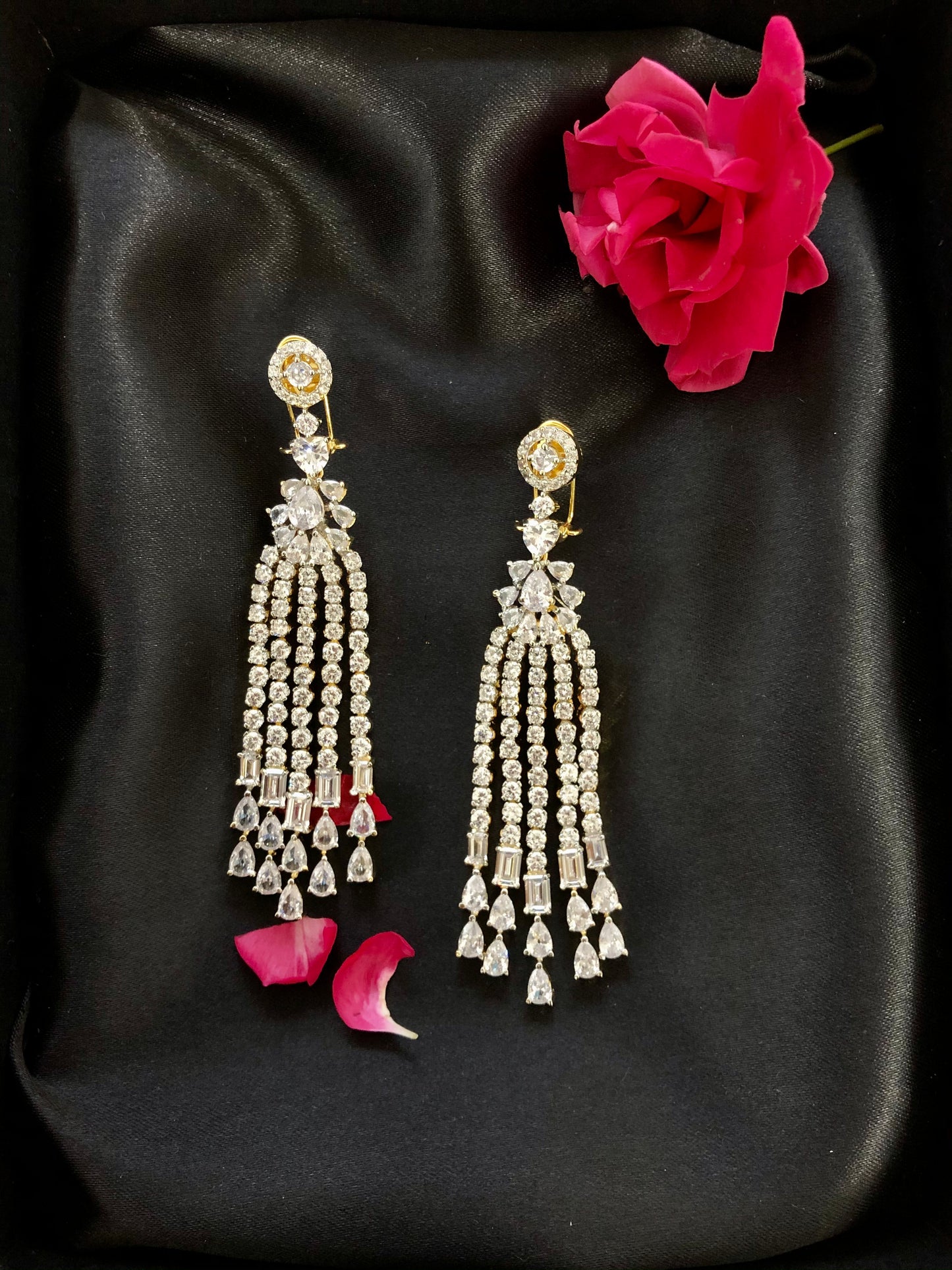 The Arus Diamond earrings