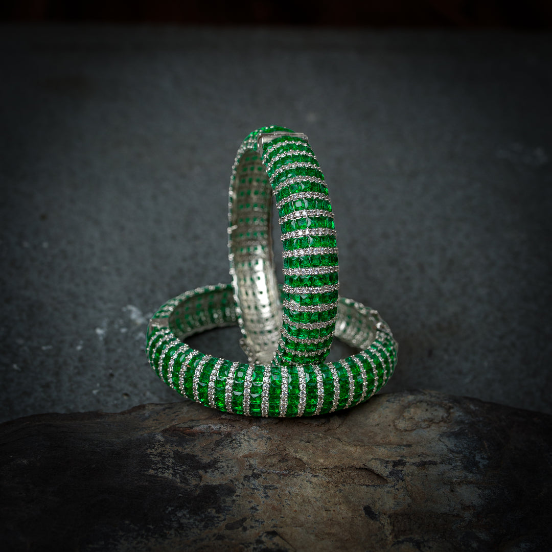 Arshia diamond Green Bangle(Single Piece)
