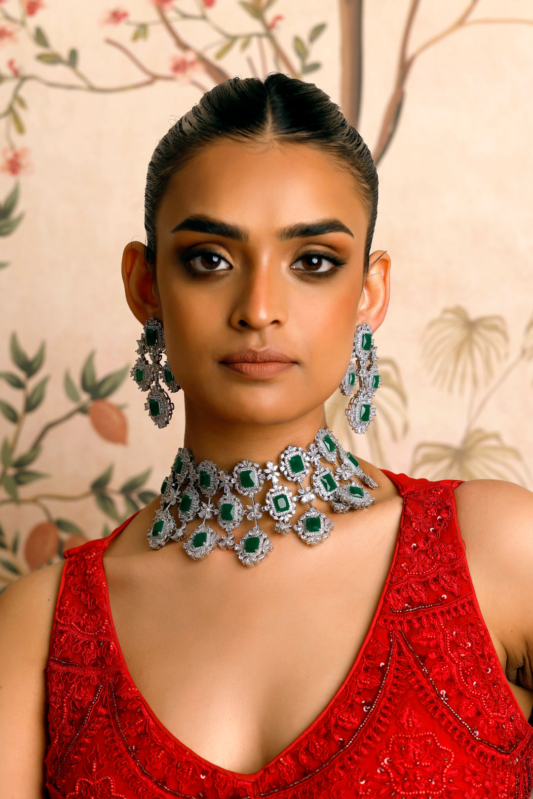 Elegance Green Diamond Choker