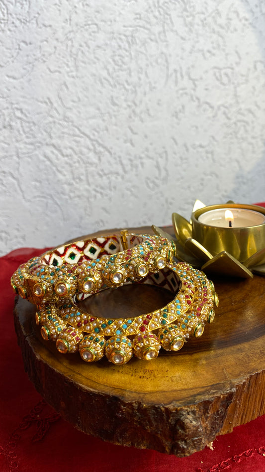 Jadau Navratna Bangle