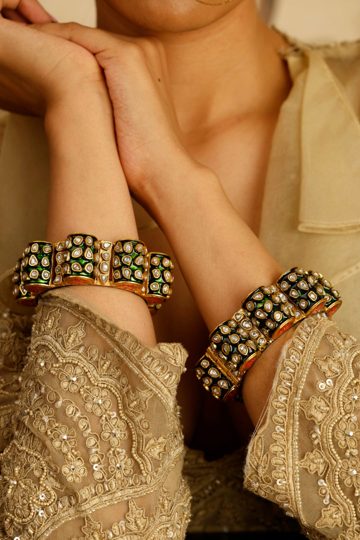 Polki Green Meena Scallops Bangle (Single Piece)