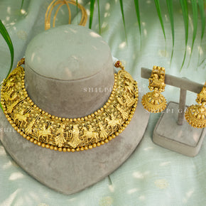 Temple gold necklace