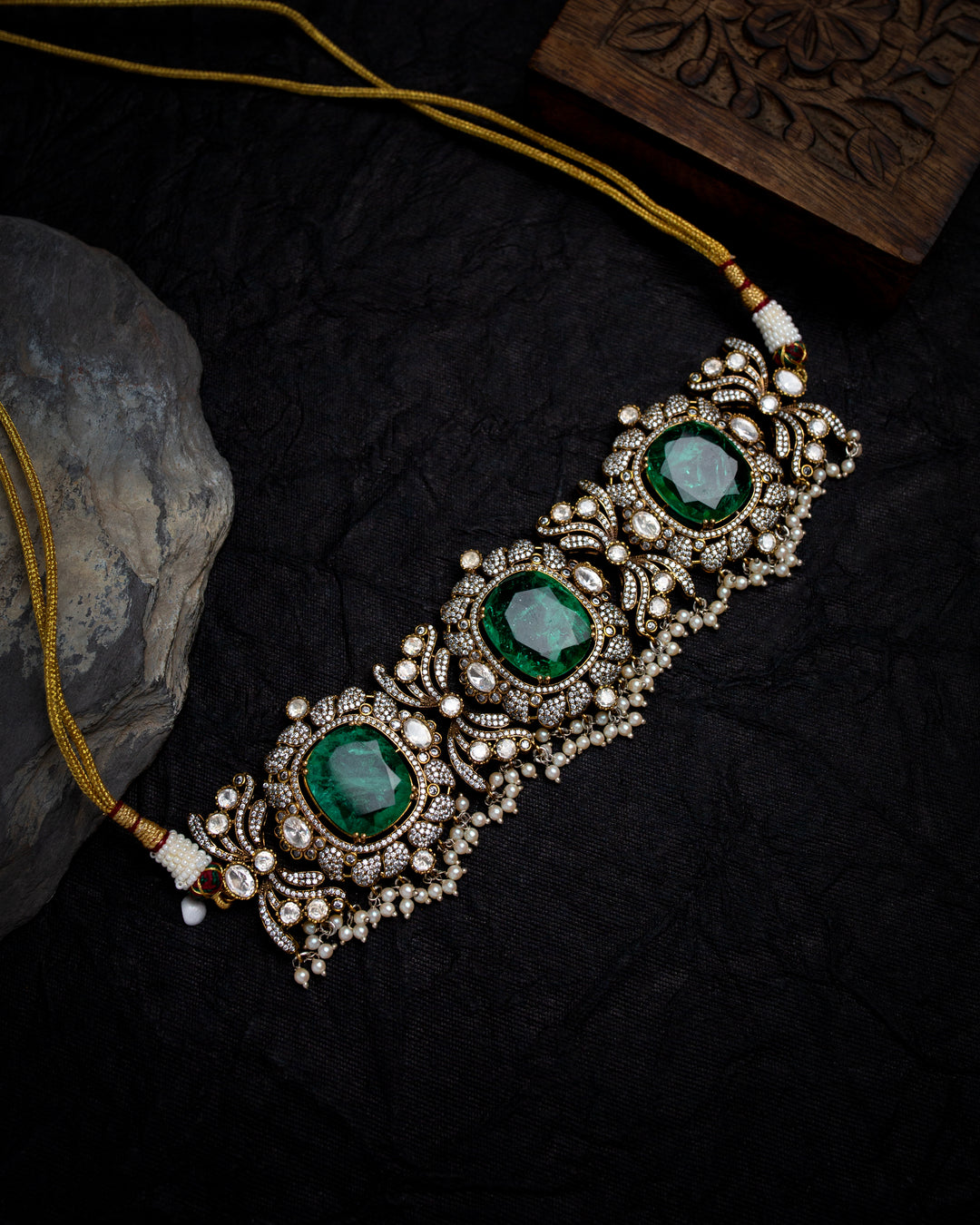 Noor-e-Shringaar Green Moissanite Polki Necklace Set