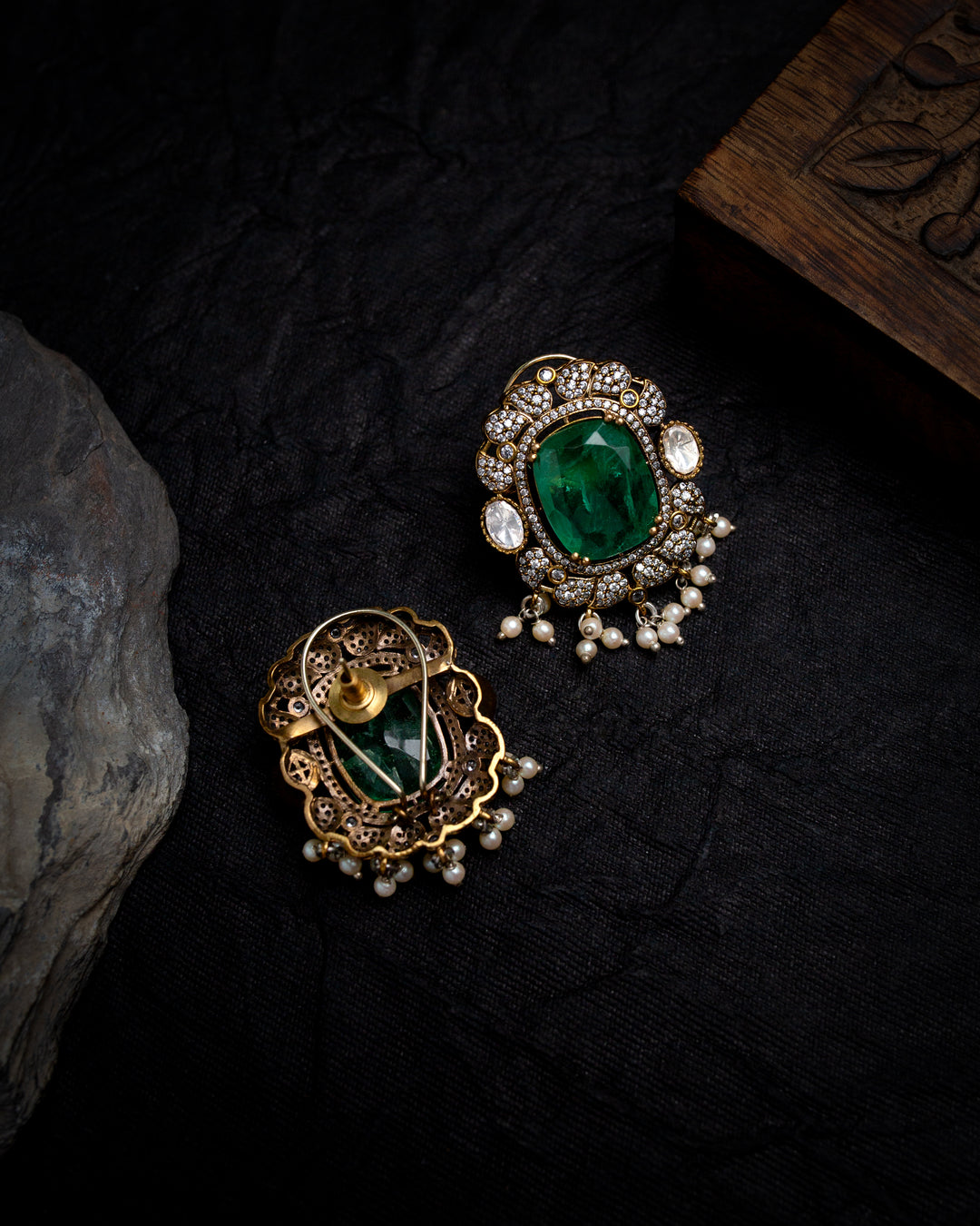 Noor-e-Shringaar Green Moissanite Polki Necklace Set