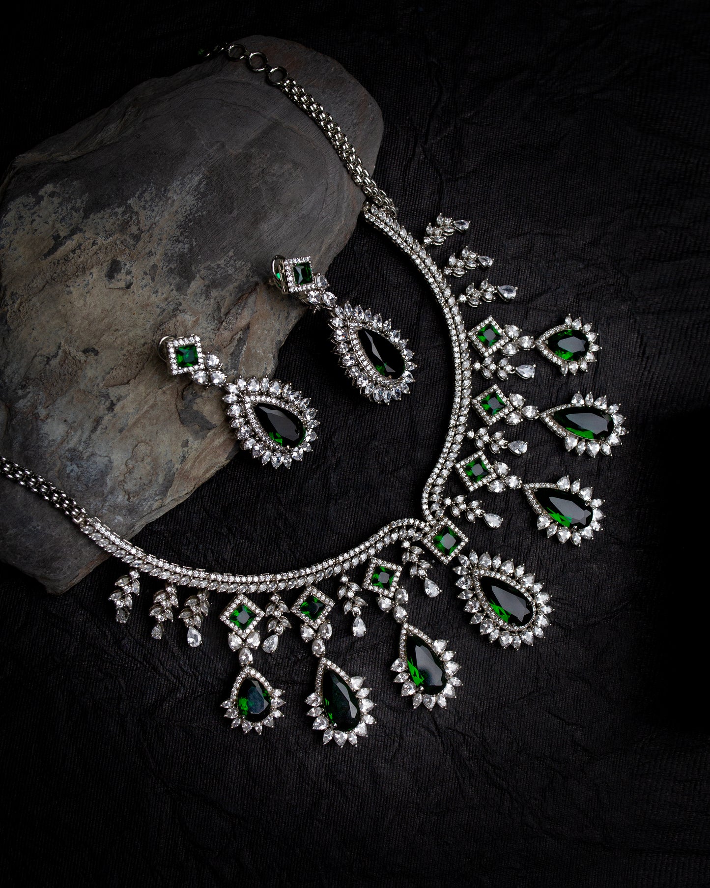 Diamond necklace set