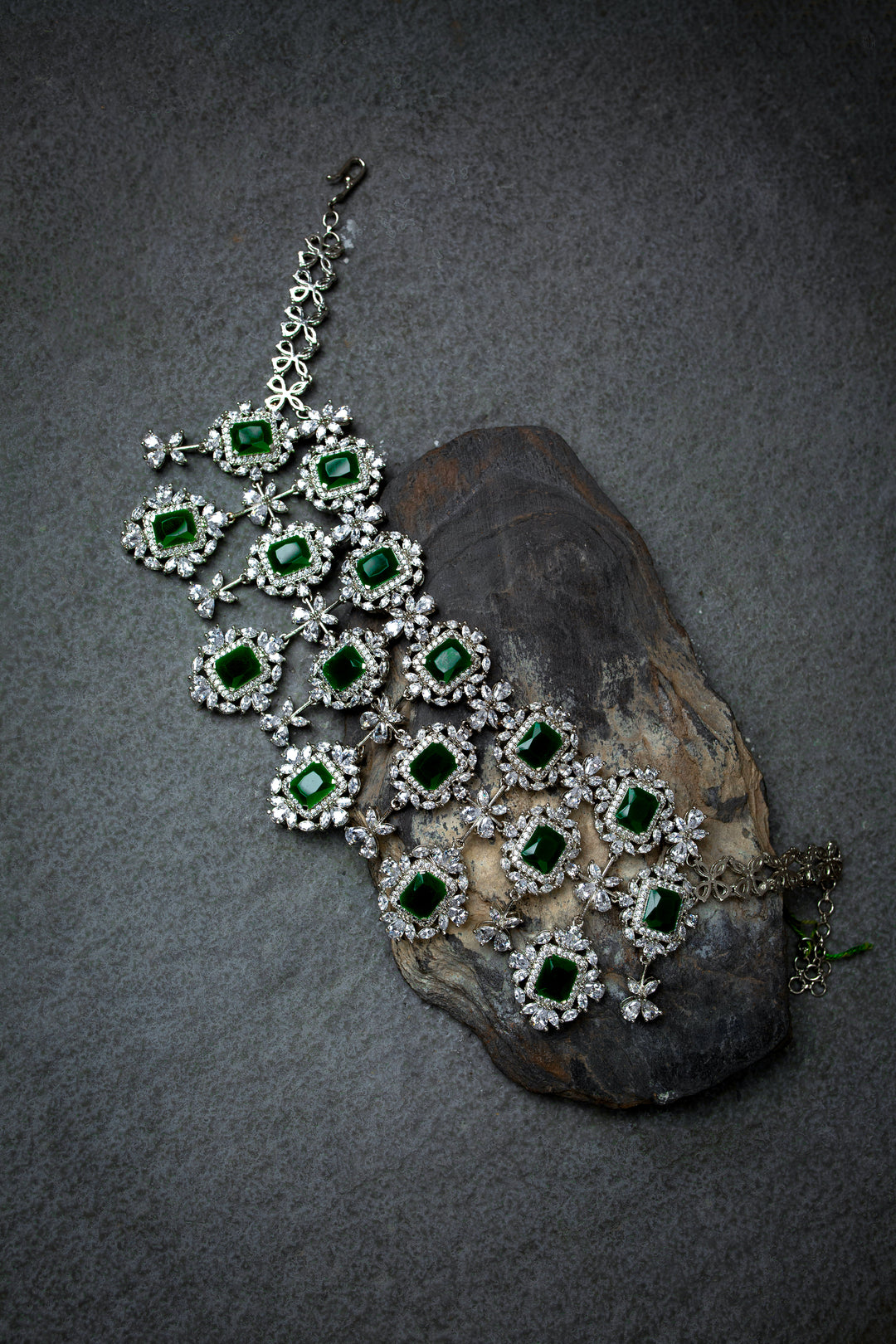 Elegance Green Diamond Choker