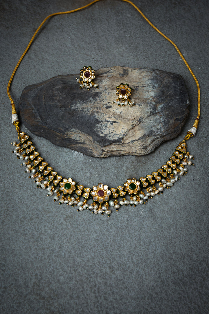 Rajsi Kundan Small Necklace Set