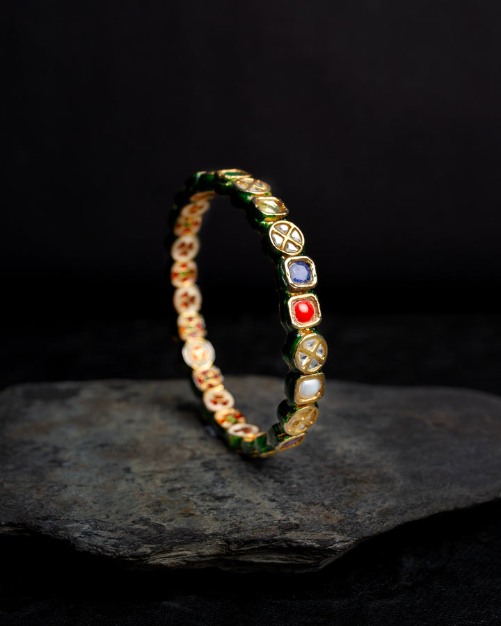 Noor Kundan Navrattan bangle