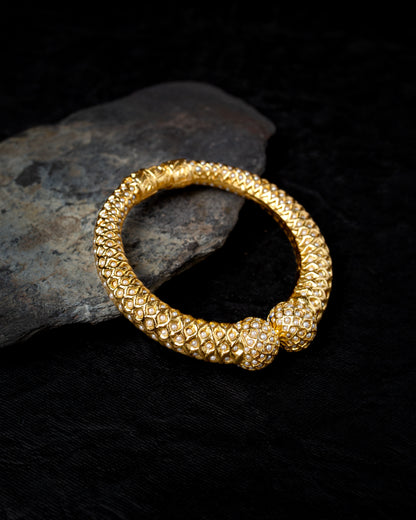 Gold zircoinia kada