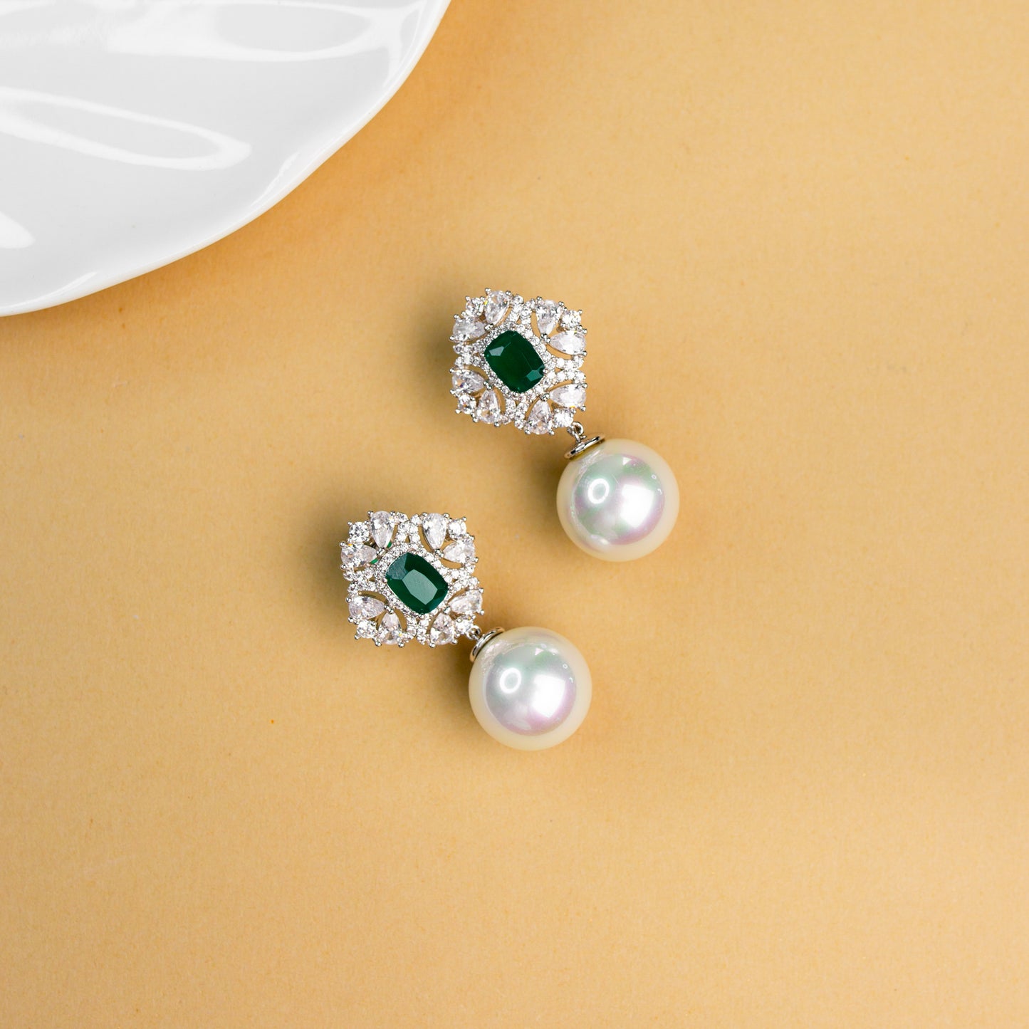 Diamond  pearl earring