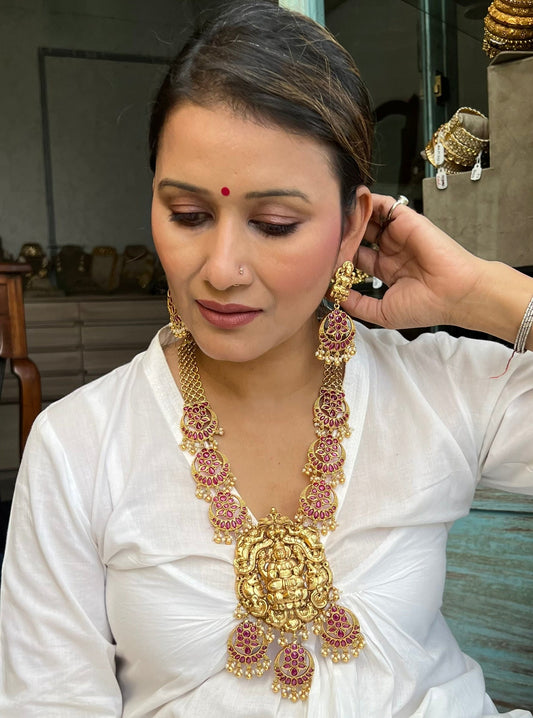 Lakshmi gold necklace