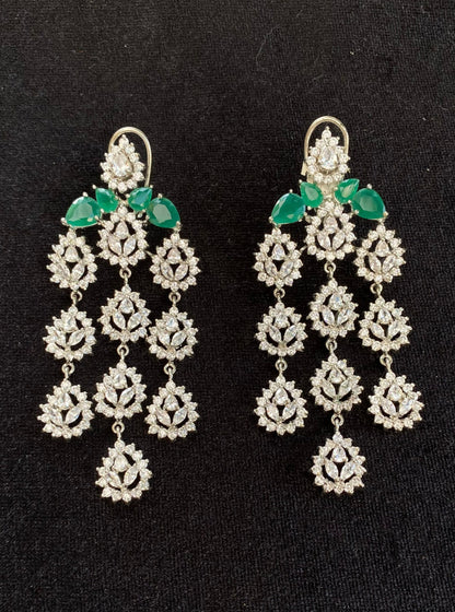 Emerald earring