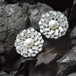 The Elika Stud Earrings